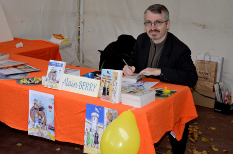 Dédicace d'Alain Berry lors de la fête des vendanges de Sartrouville 2014