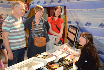 Quand la communauté d'Aila se déplace jusqu'au Salon du livre