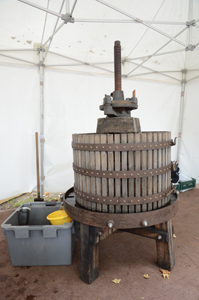 Le pressoir de la fête des vendanges 2013 de Sartrouville