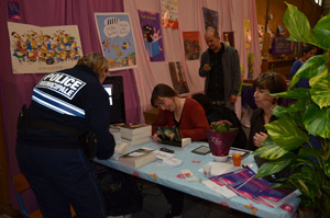 Séance de dédicaces au Salon du livre de Sartrouville 2012